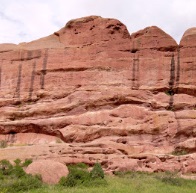 Nearby red rocks sit 6,450 feet (1,970 m) above sea level